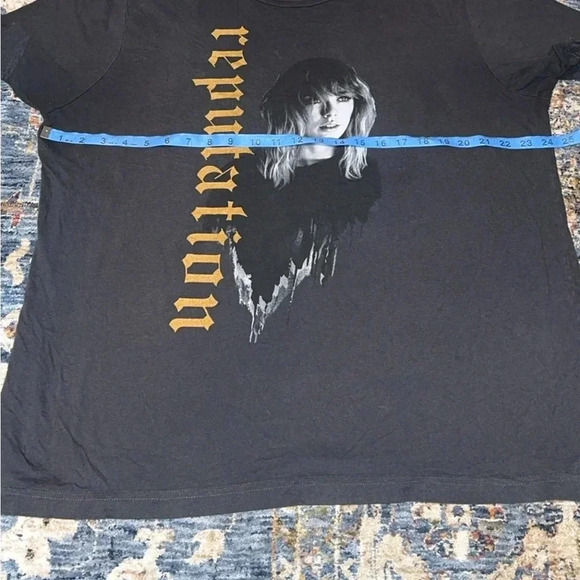 Taylor Swift Stadium Concert Tour Reputation Unisex Short Sleeve Canvas T-Shirt - Picture 4 of 9